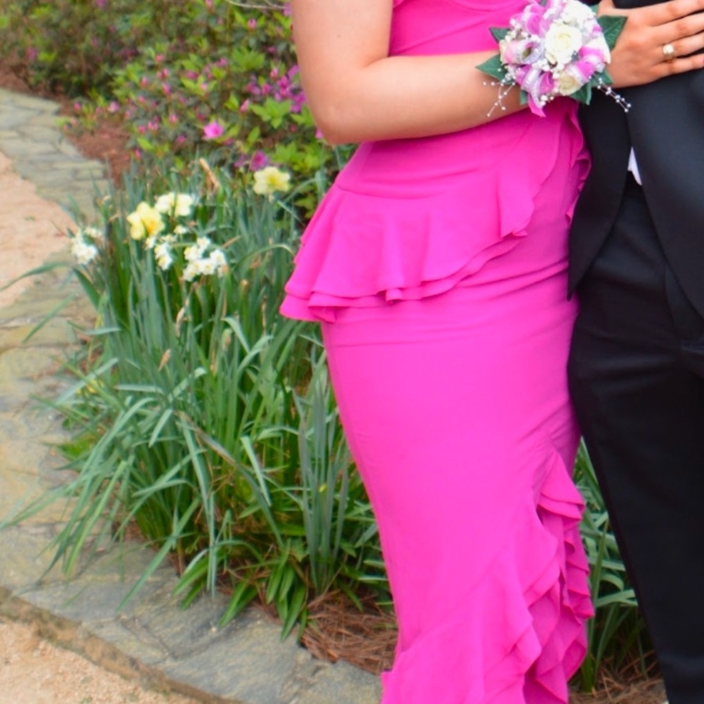 Magenta Ruffled Dress - Picture 5 of 7